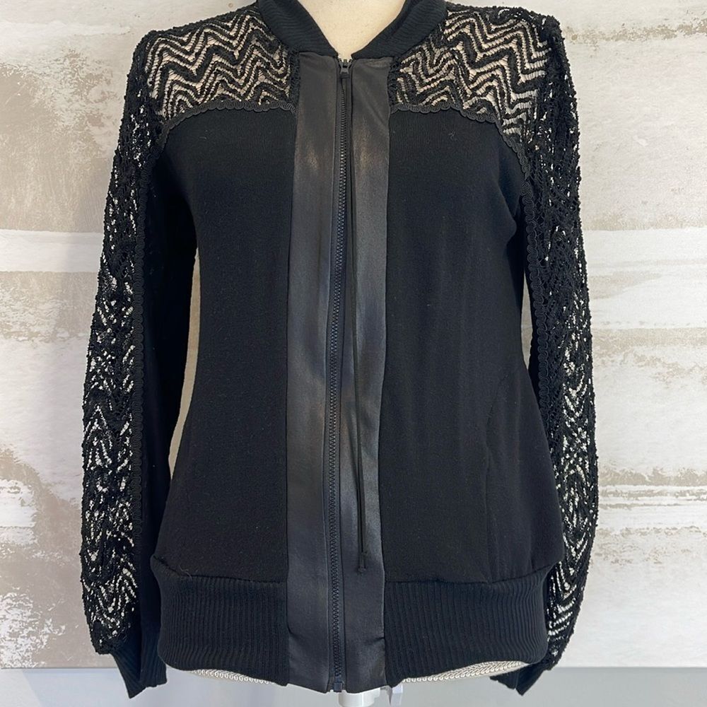 Boutique lace zipper detailed trim jacket/top